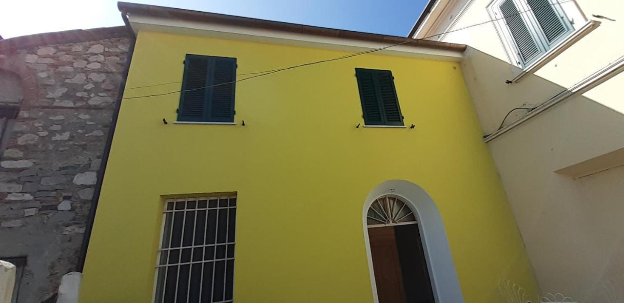 La Casa Gialla Del Ristoro Agricolo Vecchiano Buitenkant foto